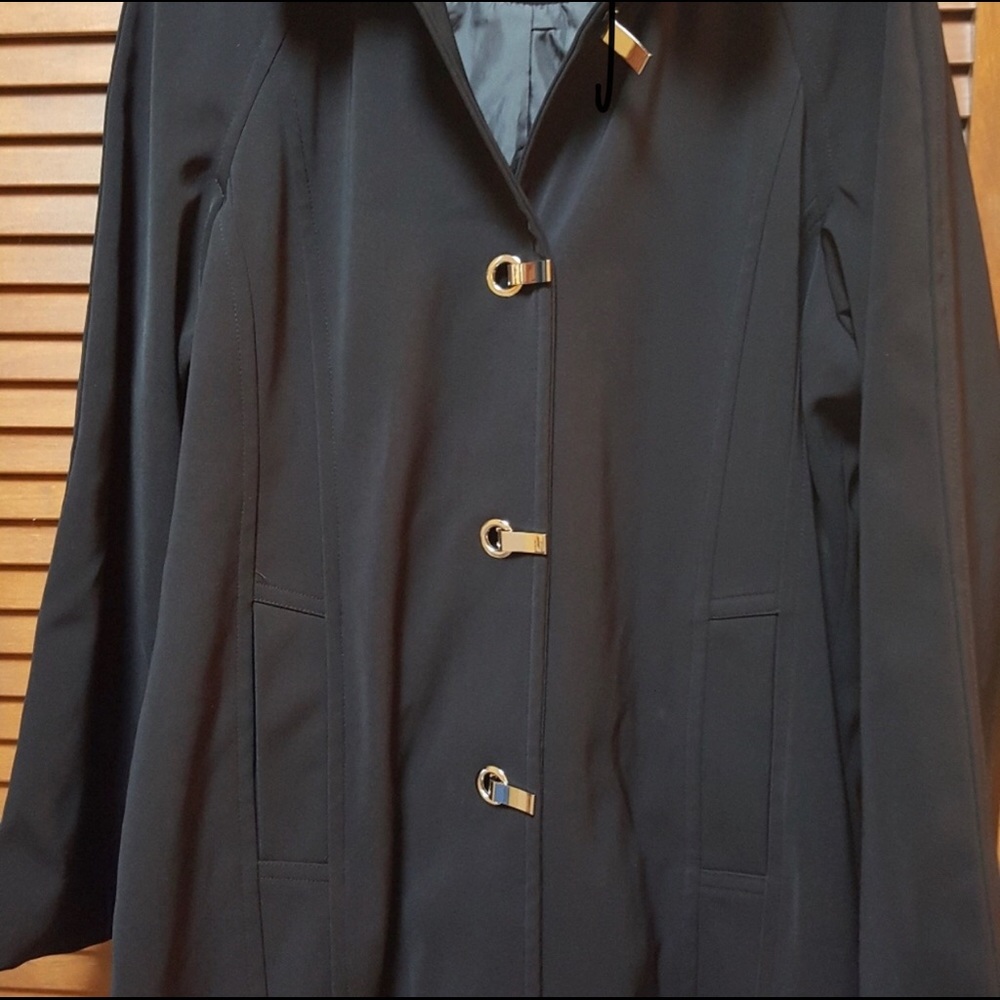 London fog light coat